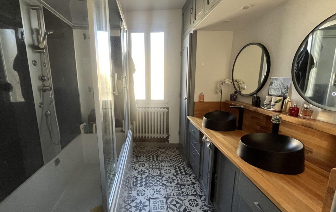 Annonces LUNEL : Immeuble | AIGUES-VIVES (30670) | 270 m2 | 525 000 € 